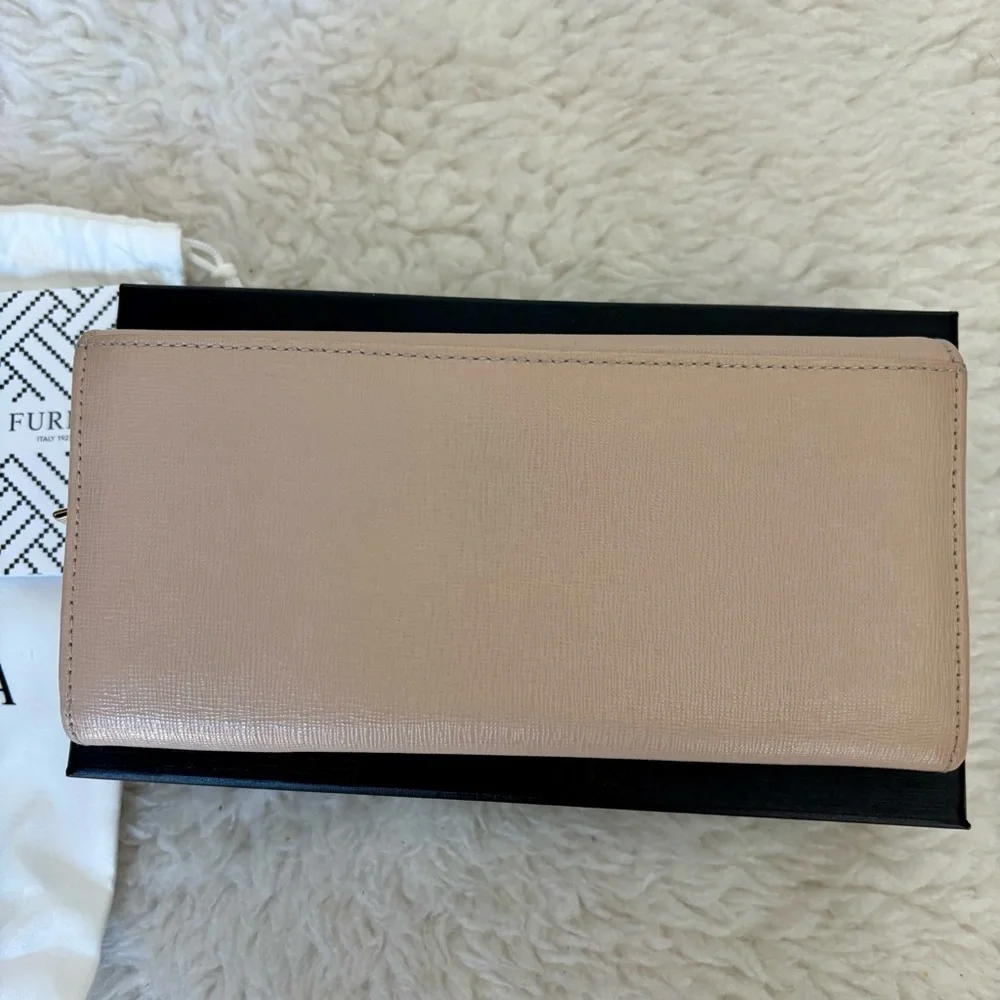 Furla Women's Beige long Wallet w/ Dustbag/Cards/box